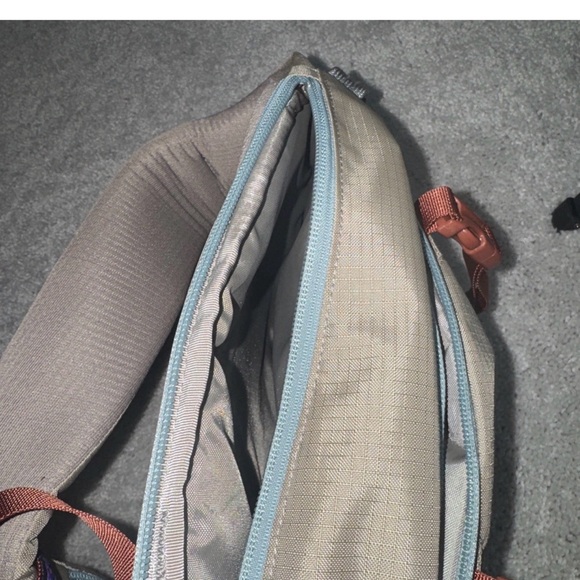 Patagonia Atom Sling 8L Bag Backpack - Seabird Grey Sling - Picture 5 of 5